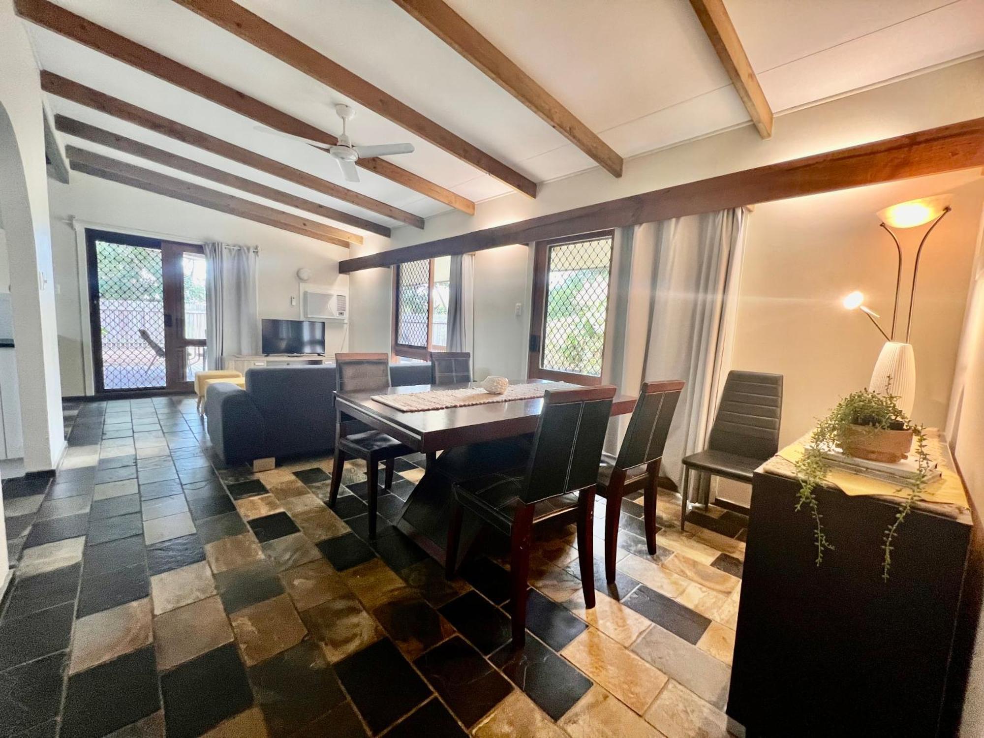 Colonial Village Resort Hervey Bay Exteriör bild